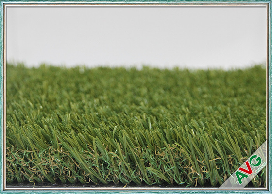 CINA Outstanding Outdoor Garden Fake Grass 13200 Dtex Fullness Surface With Green Color pemasok