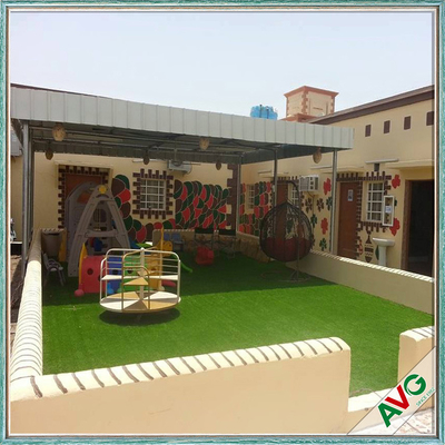 CINA Warm Green Color Soft Hand feeling but Strong Dence Turf Surface for Play Ground pemasok