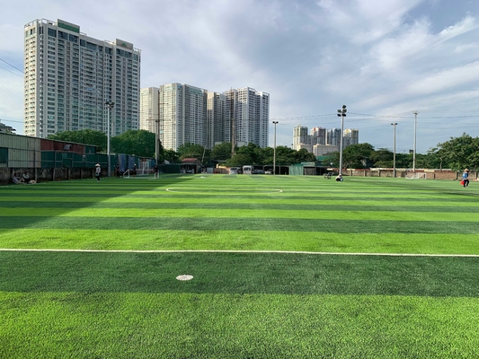 Rumput Buatan Kustom Sepak Bola Olahraga Luar Ruangan Sepak Bola Sepak Bola Rumput 60mm pemasok